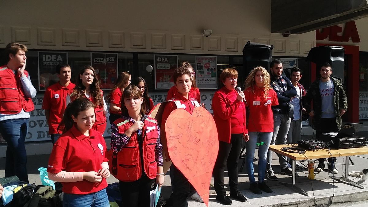 Срце на длану